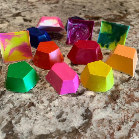 Hex gem crayons 🖍 - Picture 2 of 3